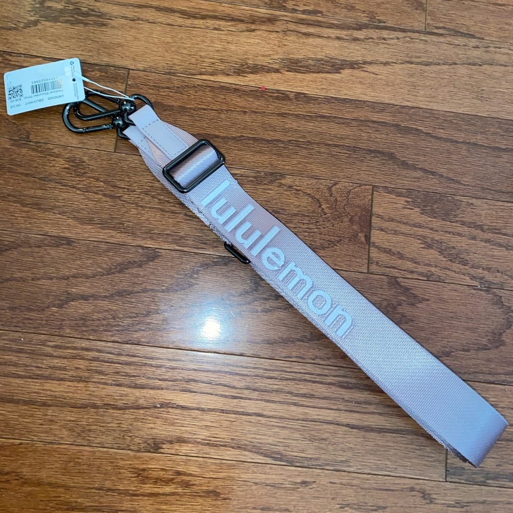 Lululemon shoulder bag strap NWT